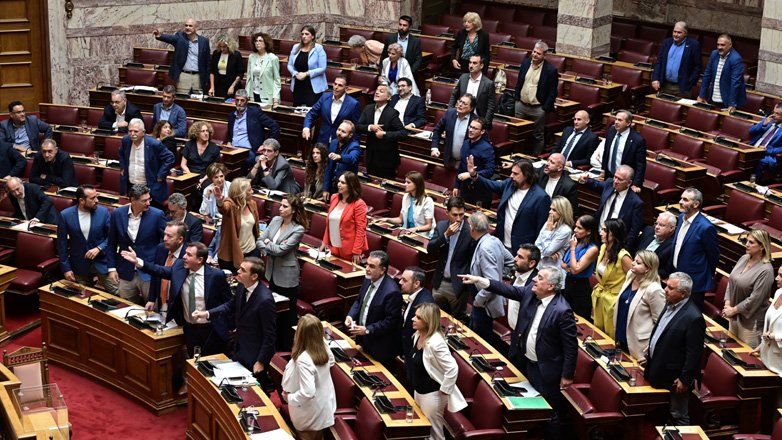 Τέλος πασίγνωστος βουλευτής στην Ελλάδα – Αλλάζει κόμμα και παραιτήθηκε, μόλις ανακοινώθηκε